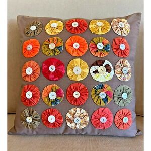 Handmade‎ YO-YO Pillow 18" x 18"Autumn Colors Brown Reds Yellows